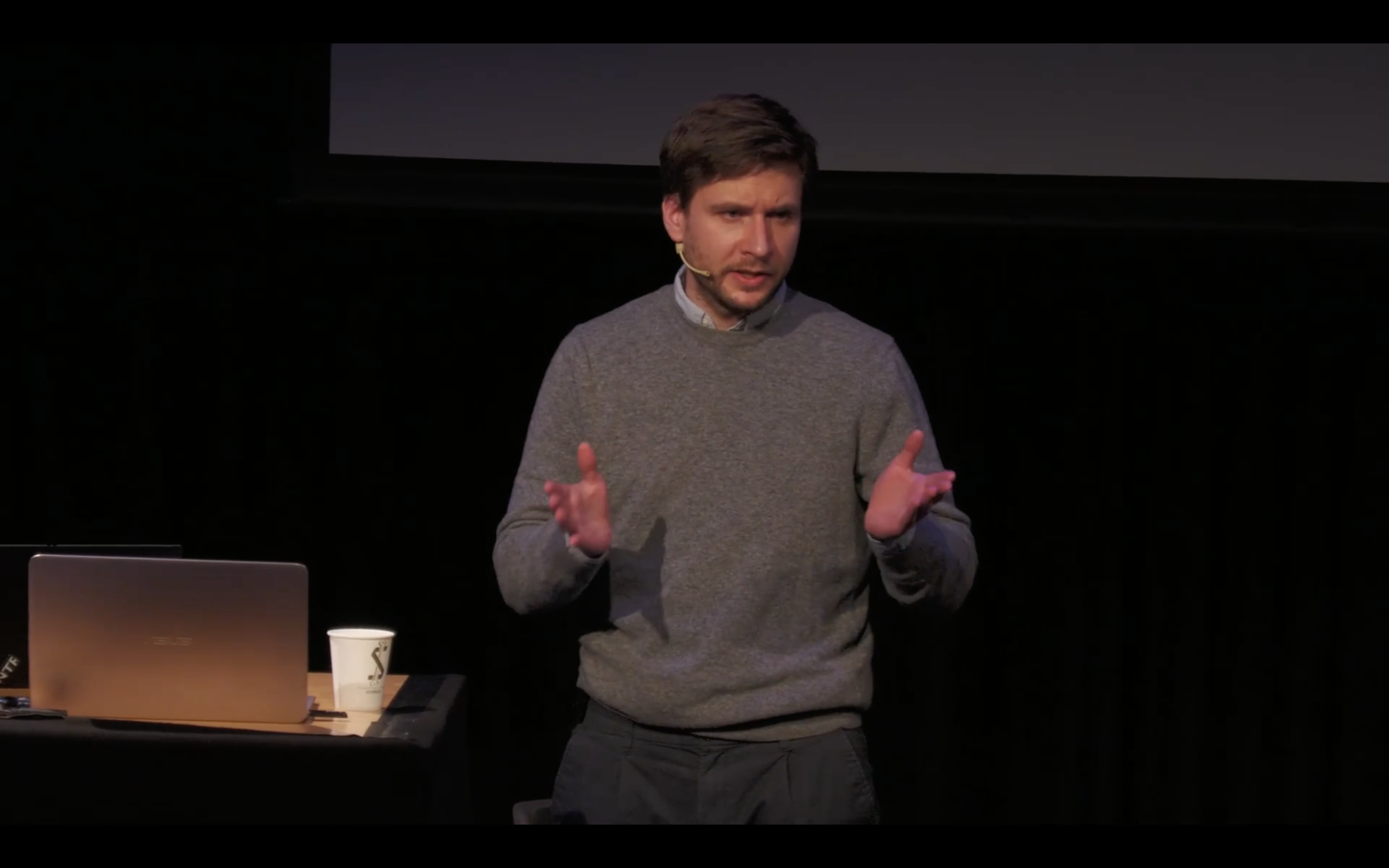 Daniel Arnesen ved Senter for forskning på sivilsamfunn og frivillig sektor